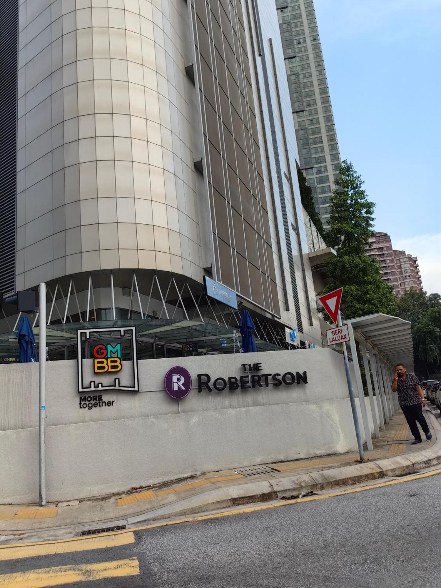 Apartment The Robertson 5 Minutes To Jalan Alor Street Bukit Bintang Pavilion 7 Pax 2r1b