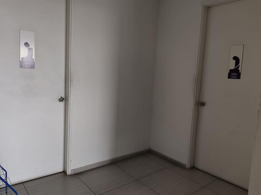Apartment The Robertson 5 Minutes To Jalan Alor Street Bukit Bintang Pavilion 7 Pax 2r1b *