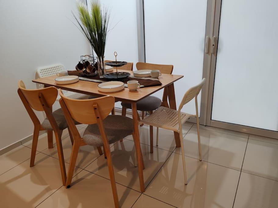 The Robertson 5 Minutes To Jalan Alor Street Bukit Bintang Pavilion 7 Pax 2r1b *