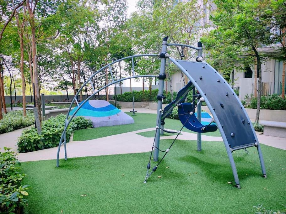 Apartment The Robertson 5 Minutes To Jalan Alor Street Bukit Bintang Pavilion 7 Pax 2r1b