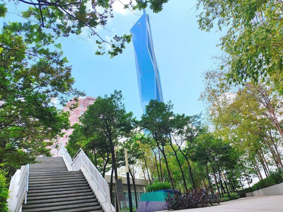 The Robertson 5 Minutes To Jalan Alor Street Bukit Bintang Pavilion 7 Pax 2r1b Apartment Kuala Lumpur