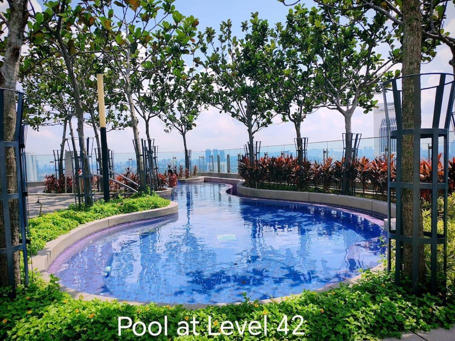 The Robertson 5 Minutes To Jalan Alor Street Bukit Bintang Pavilion 7 Pax 2r1b