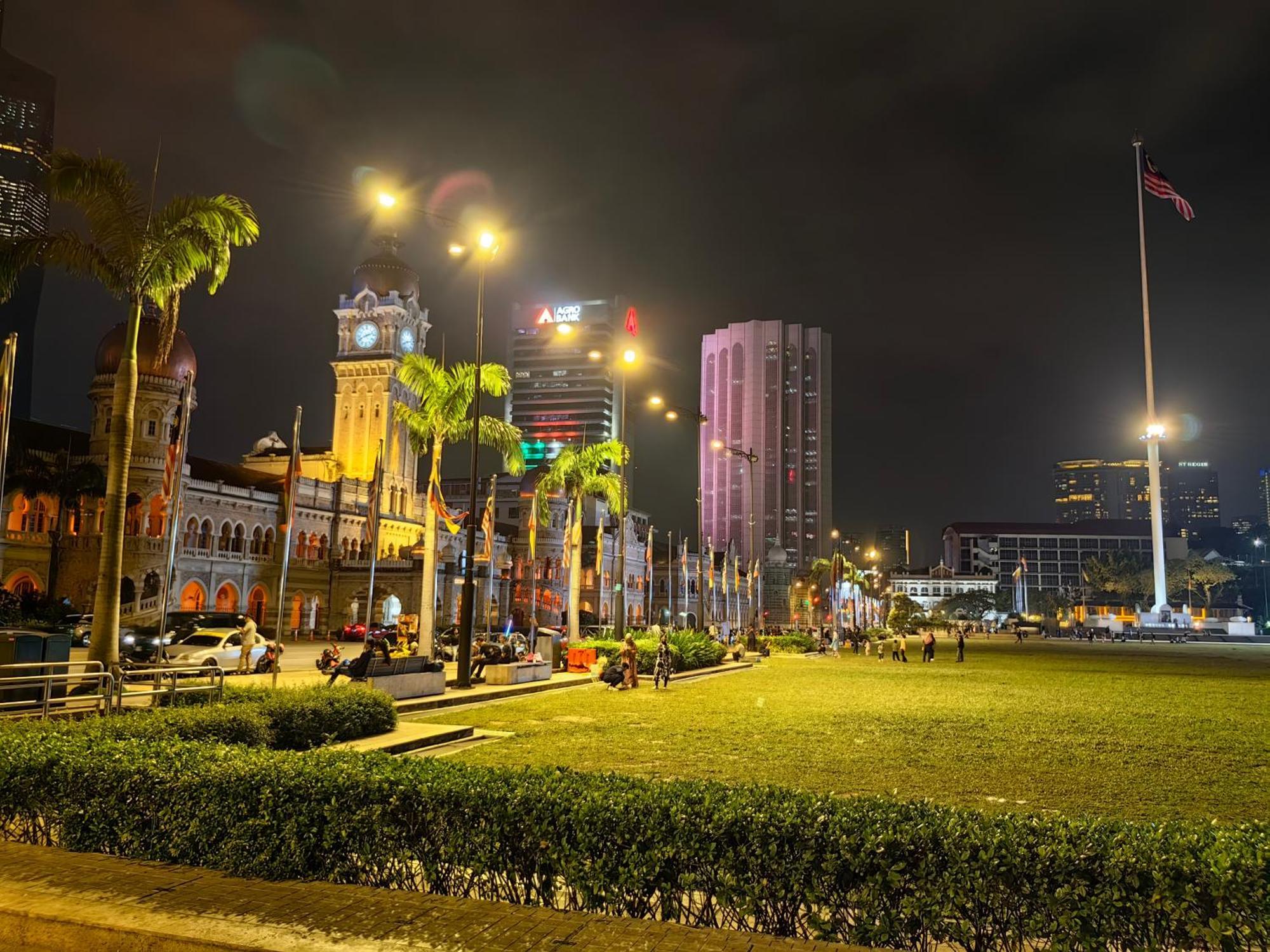 Apartment The Robertson 5 Minutes To Jalan Alor Street Bukit Bintang Pavilion 7 Pax 2r1b *