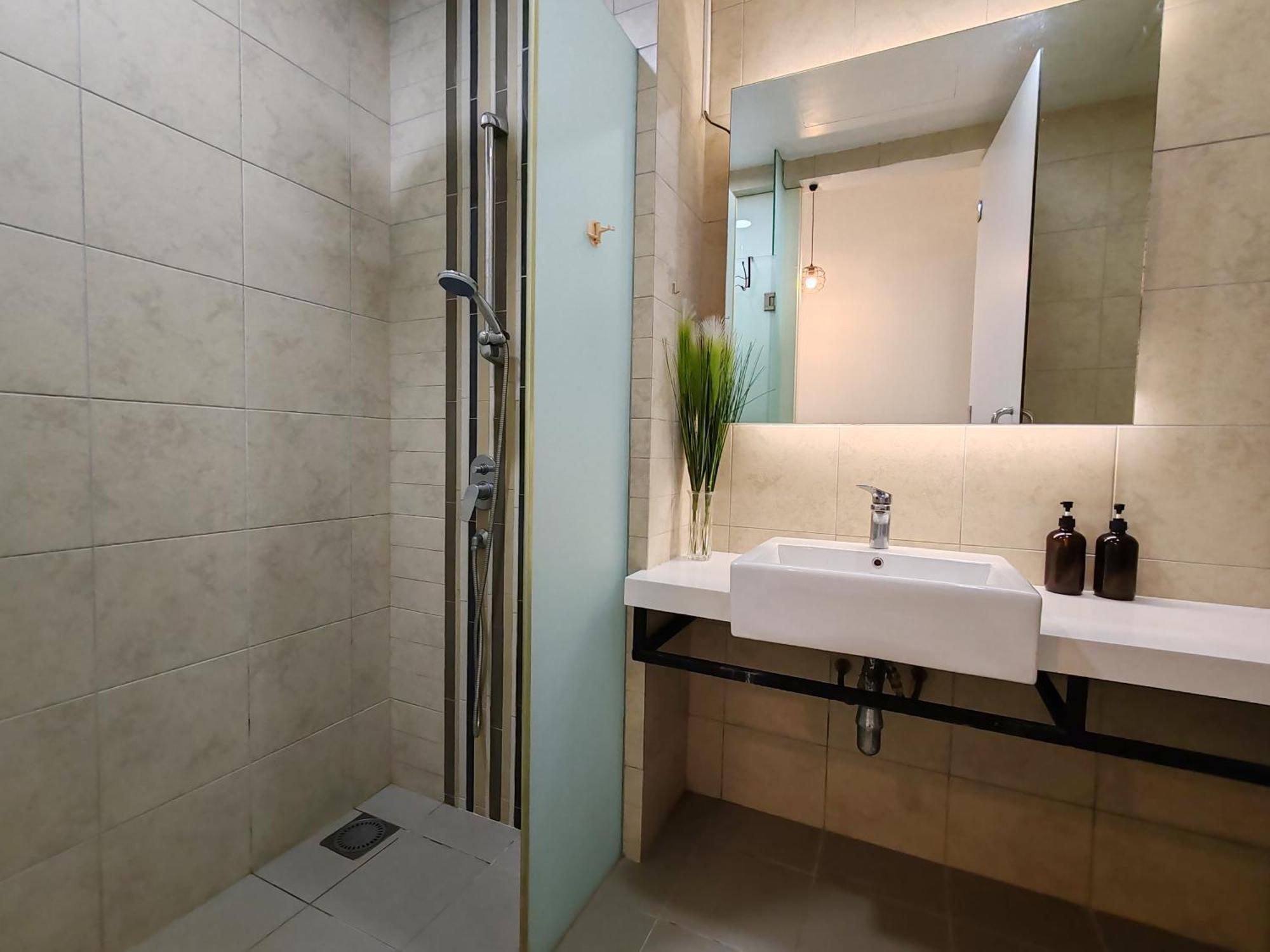 The Robertson 5 Minutes To Jalan Alor Street Bukit Bintang Pavilion 7 Pax 2r1b Apartment